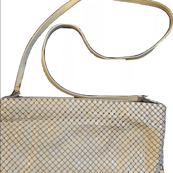 Ivory/beige Vintage Metal Purse/clutch. - Picture 2 of 4